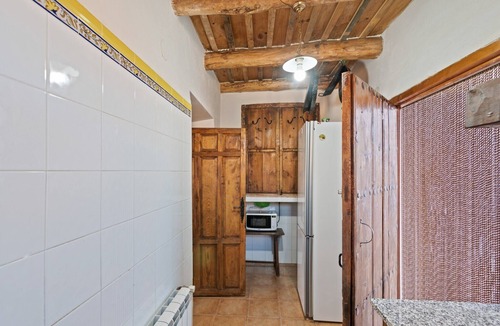 Alcaraz Cottage | Guard House with Spa and shared pool for 4