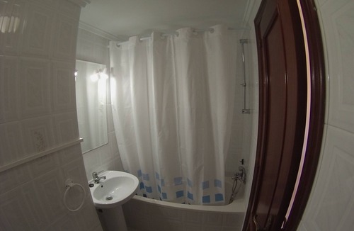 Sagunto Apartment | Habitación Individual con Baño Privado, TV, Aire Acondicionado y Wifi