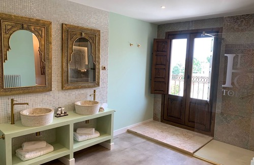 Toledo City Center Hotel | Hacienda Del Cardenal