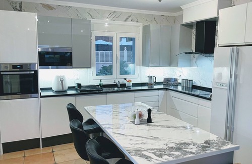 Casas de Torrat Villa | High Quality Villa, 39 Five STAR REVIEWS, Beach 5 min drive, Heated Pool.