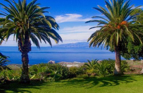 Adeje Villa | Historic 1000 m2 Estate , Heated Pool , Sea View