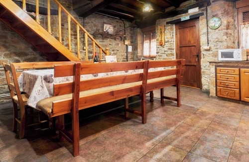 Noceda House | Holiday Home 'Casa Rural Abuelo Jose' with Mountain Views, Private Pool and Wi-Fi