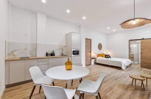 Moya Apartment | Holiday Apartment '4' with Mountain Views, Shared Terrace and Garden