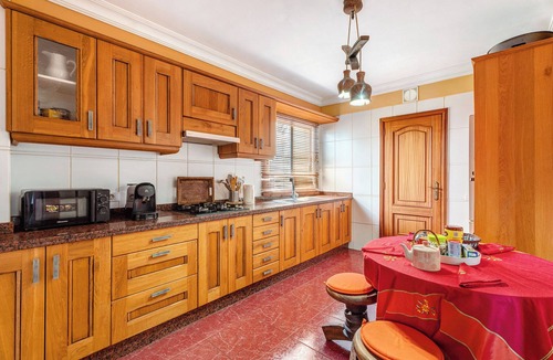 Radazul Apartment | Holiday Apartment 'Beautiful 3 Bedrooms Wifi Sea View' with Sea View, Wi-Fi and Air Conditioning
