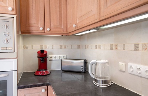 Villa de Arico Apartment | Holiday Apartment "Casa Tamara 1" with Sea View, Terrace & Wi-Fi