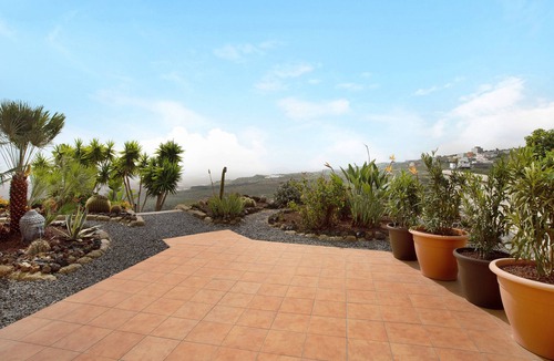 Villa de Arico Apartment | Holiday Apartment "Casa Tamara 1" with Sea View, Terrace & Wi-Fi