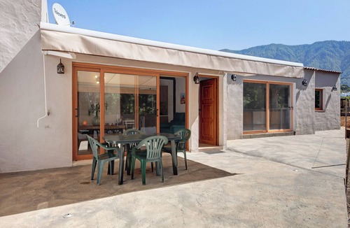 El Paso Apartment | Holiday Apartment "Casita Ana" with Mountain View & Private Terrace