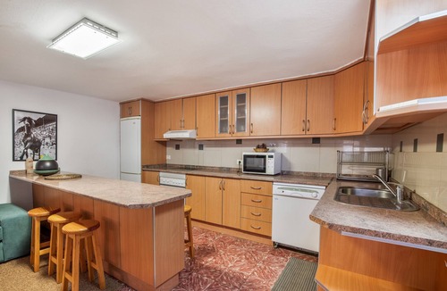 Tejeda Apartment | Holiday Apartment 'Gáldar' with Shared Terrace, Garden & Wi-Fi