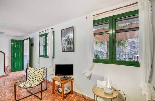 Tejeda Apartment | Holiday Apartment 'Gáldar' with Shared Terrace, Garden & Wi-Fi