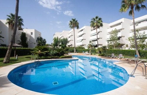 Guadalmina Apartment | Holiday Apartment Guadalmina Baja with Shared Pool, Terraces & Wi-Fi