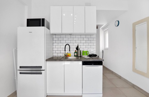 Grau i Platja Apartment | Holiday Apartment "Soleole2" with Shared Terrace & Wi-Fi