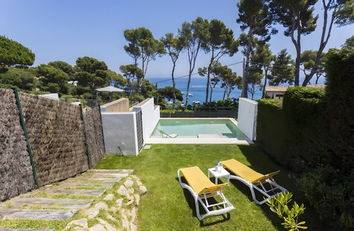 Calella de Palafrugell House | Holiday Home 'Ona' with Balcony and Wi-Fi