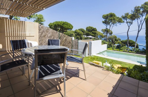 Calella de Palafrugell House | Holiday Home 'Ona' with Balcony and Wi-Fi