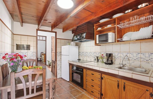 San Juan de la Rambla House | Holiday Home "Casa Los Diablitos" with Mountain View, Terrace & Wi-Fi