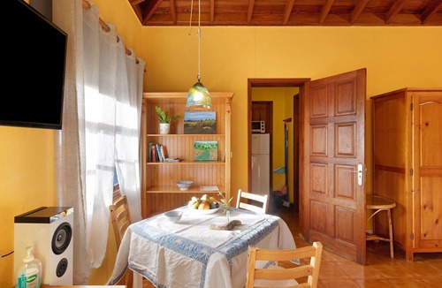 Villa de Mazo Apartment | Holiday Home "Casa La Panacea" with Sea View, Private Terrace & Wi-Fi