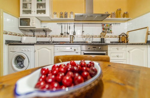 Santibanez de Valcorba House | Holiday Home 'Los Aperos' with Private Garden