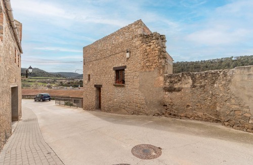 Els Omells De Na Gaia House | Holiday Home 'Casanellas' with Mountain View, Private Garden and Wi-Fi