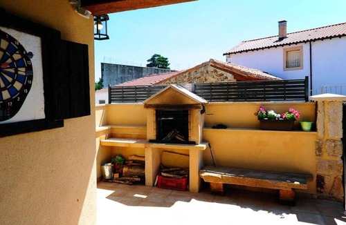 Aldehuela del Rincon House | Holiday Home 'El Valle De La Mantequilla' with Mountain View, Private Terrace and Wi-Fi