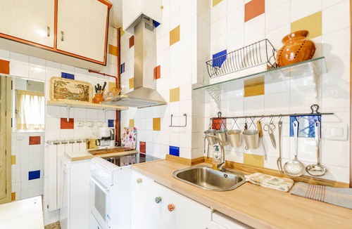 Castrejon de la Pena House | Holiday Home 'El Chalet' with Mountain Views and Private Garden
