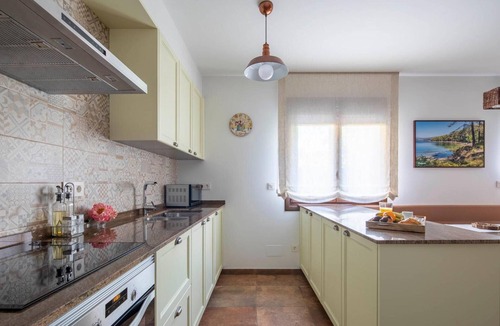 Carril House | Holiday Home 'Fogar Da Roda' with Private Terrace, Balcony and Wi-Fi