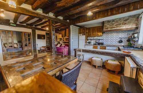 Villasur de Herreros House | Holiday Home 'Casa Rural Villapajar' with Mountain View, Private Garden and Wi-Fi