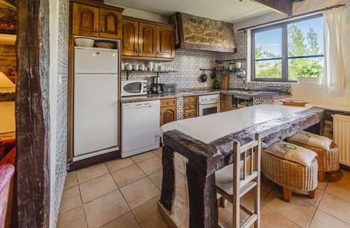 Villasur de Herreros House | Holiday Home 'Casa Rural Villapajar' with Mountain View, Private Garden and Wi-Fi