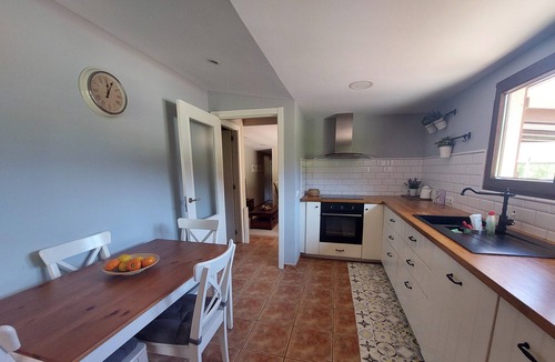 Rianxo House | Holiday Home 'Agro Dos Mouriños' with Mountain View, Wi-Fi and Air Conditioning