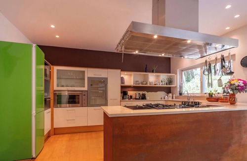 Costa de los Pinos House | Holiday Home 'Assindia' with Wi-Fi and Air Conditioning