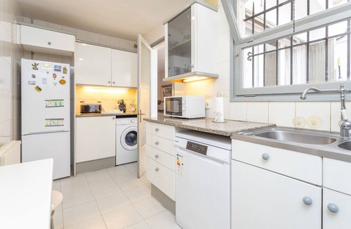 Palafrugell House | Holiday Home 'Ca L' Anton' with Private Terrace, Wi-Fi and Air Conditioning