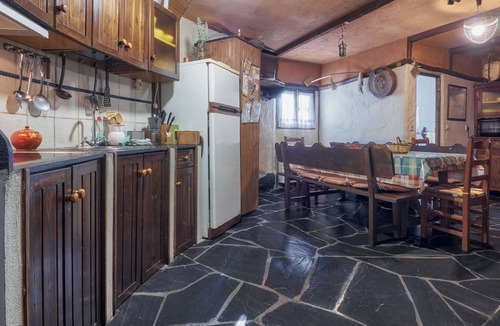 Odollo House | Holiday Home 'Carriles Romanos' with Mountain Views, Shared Pool and Private Terrace