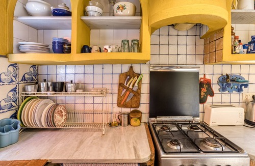 L'Escala House | Holiday Home "Casa en urb Cala Montgó" with Private Terrace and Wi-Fi