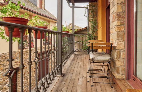 Molinaseca House | Holiday Home 'Casa María' with Private Terrace and Wi-Fi