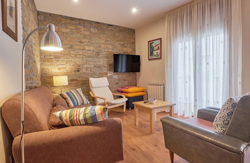 Molinaseca House | Holiday Home 'Casa María' with Private Terrace and Wi-Fi