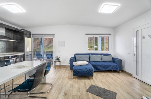 Frontera House | Holiday Home 'Casa Mar Azul' with Sea Views, Private Terrace and Wi-Fi