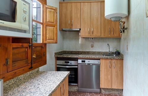 Jaen House | Holiday Home 'Casa Rural La Encina' with Mountain View, Private Pool and Air Conditioning