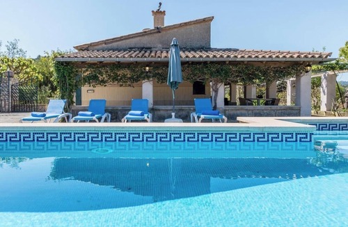 Pollensa Villa | Holiday Home "Catalina Petit" with Mountain View, Pool, Garden, Terrace & Wi-Fi