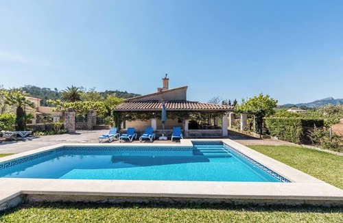Pollensa Villa | Holiday Home "Catalina Petit" with Mountain View, Pool, Garden, Terrace & Wi-Fi