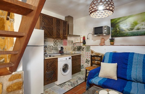 Quesada House | Holiday Home 'Cazorla Rural Gualay' with Mountain View, Wi-Fi and Air Conditioning