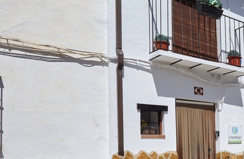 Quesada House | Holiday Home 'Cazorla Rural Gualay' with Mountain View, Wi-Fi and Air Conditioning