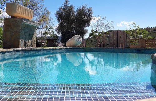 Castril House | Holiday Home ‘Cortijo la Era’ with Mountain View, Pool & Wi-Fi