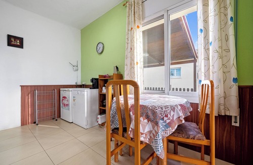 El Ligallo del Ganguil House | Holiday Home "de l'avi" with Pool, Garden & Wi-Fi