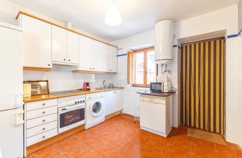 El Arenal House | Holiday Home 'De Los Maestros' with Private Garden and Wi-Fi