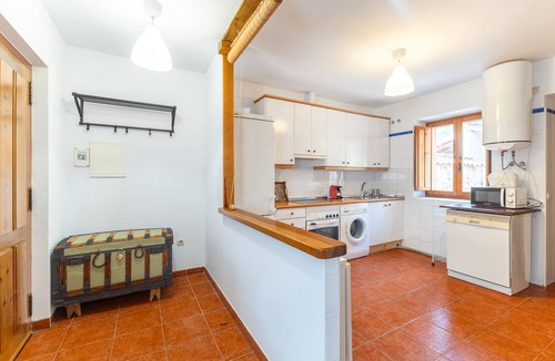 El Arenal House | Holiday Home 'De Los Maestros' with Private Garden and Wi-Fi
