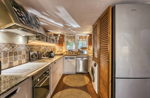 Cadaques House | Holiday Home 'Designer House with Panoramic Views' with Sea View and Air Conditioning