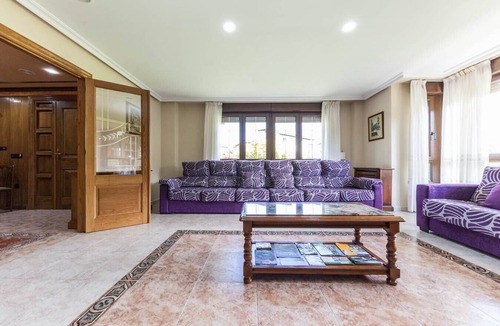 Sevares House | Holiday Home 'El Pongallin' with Lake View, Private Terrace and Wi-Fi