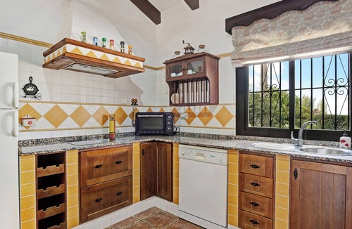 Barrio Nuevo House | Holiday home "Villa Mendoza" with Pool, Garden & Wi-Fi