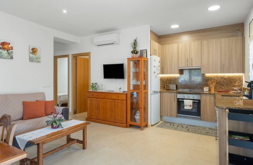 Pals House | Holiday Home 'Can Sais' with Mountain View, Wi-Fi and Air Conditioning