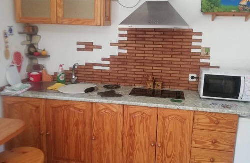 Vallehermoso House | Holiday Home "Casa Grenado" with Sea Views, Private Balcony & Wi-Fi
