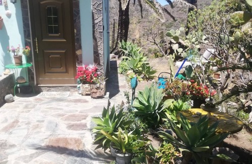 Vallehermoso House | Holiday Home "Casa Grenado" with Sea Views, Private Balcony & Wi-Fi
