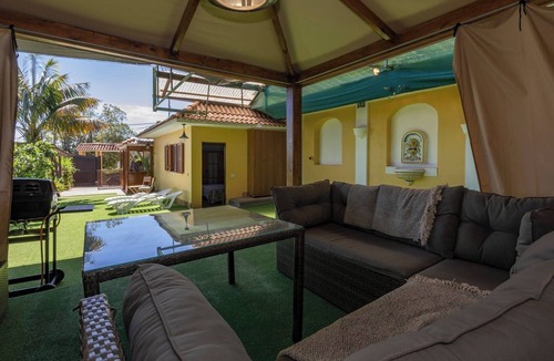 Firgas House | Holiday Home in Firgas with Private Pool